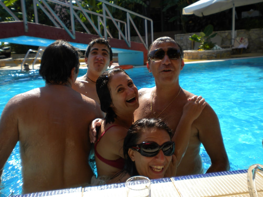 Paradise Lost Hotel 9/50