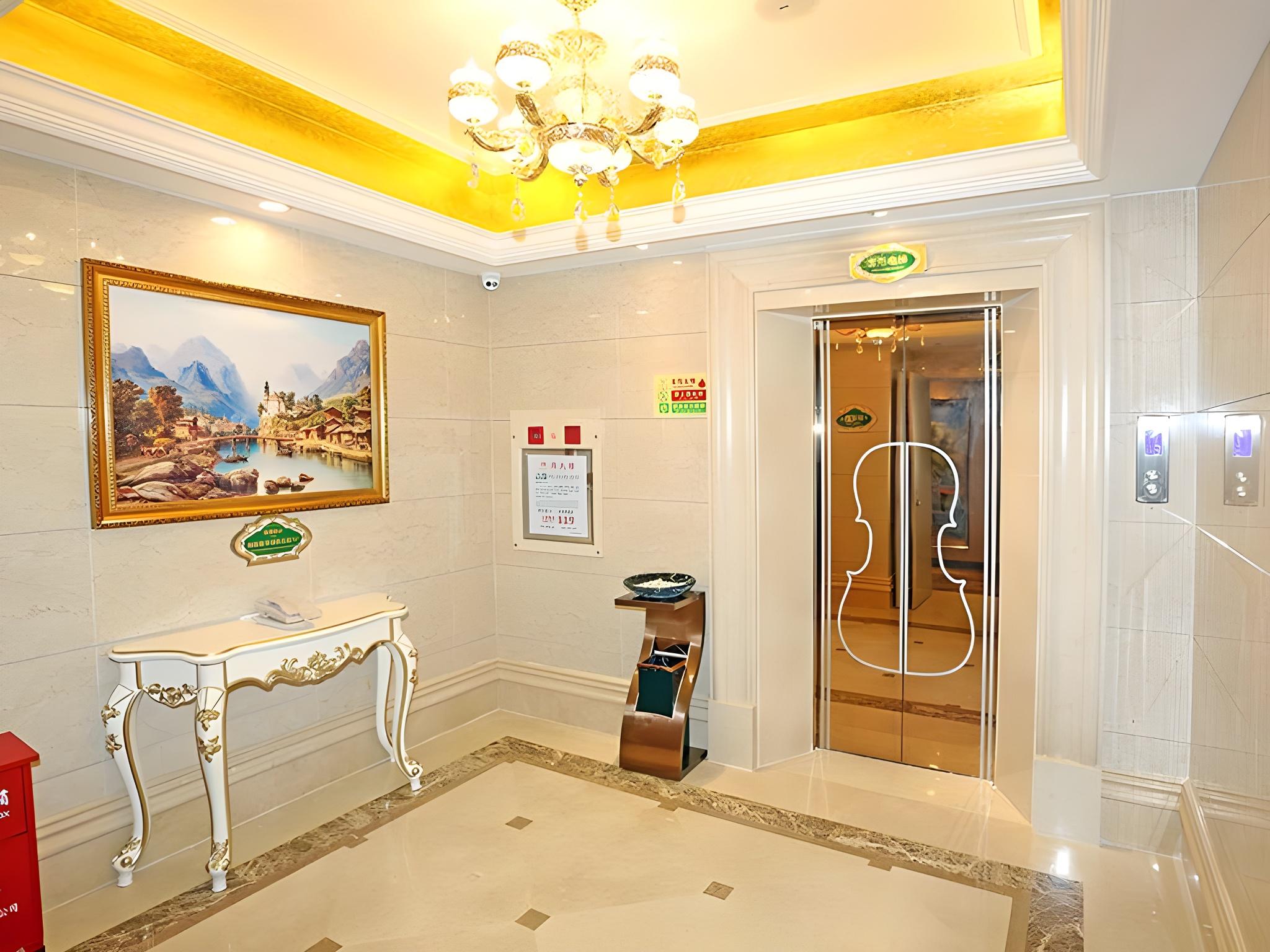 Vienna Hotel (Shantou Guiyu) 8/43