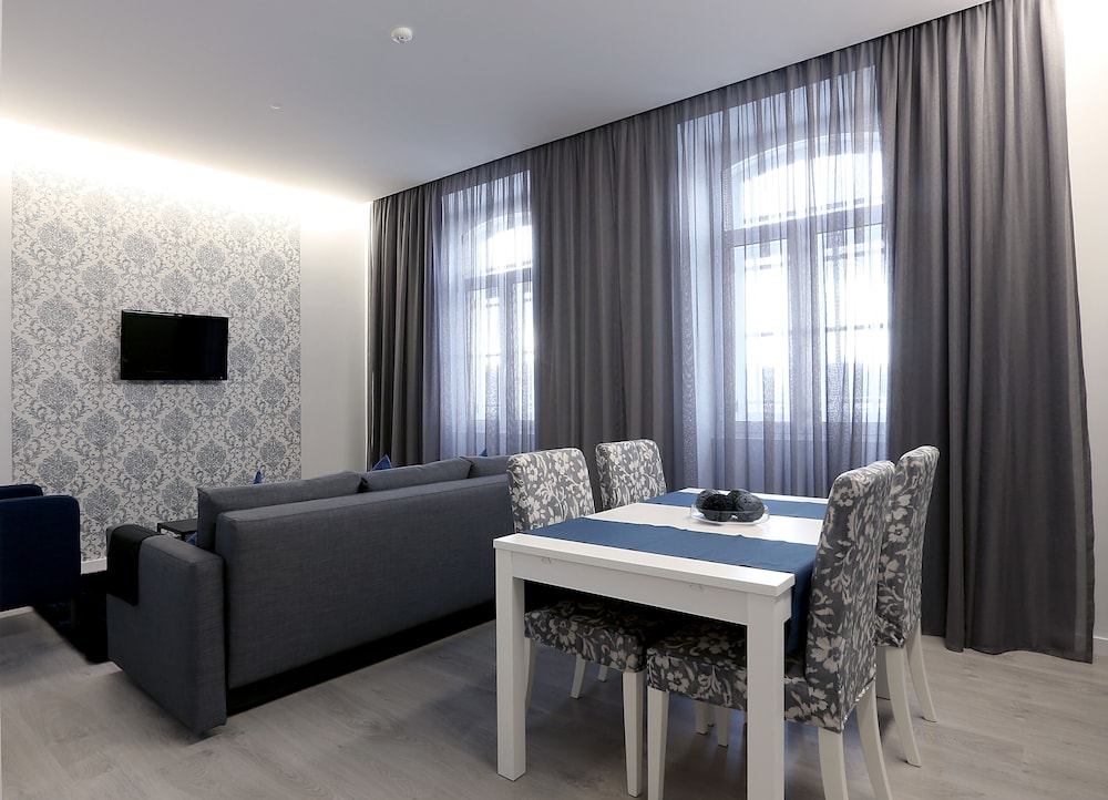 Riversuites 34/50