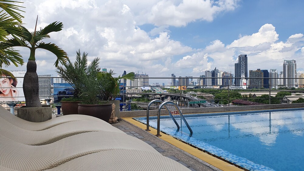 Interchange Tower Serviced Apartment 24/49
