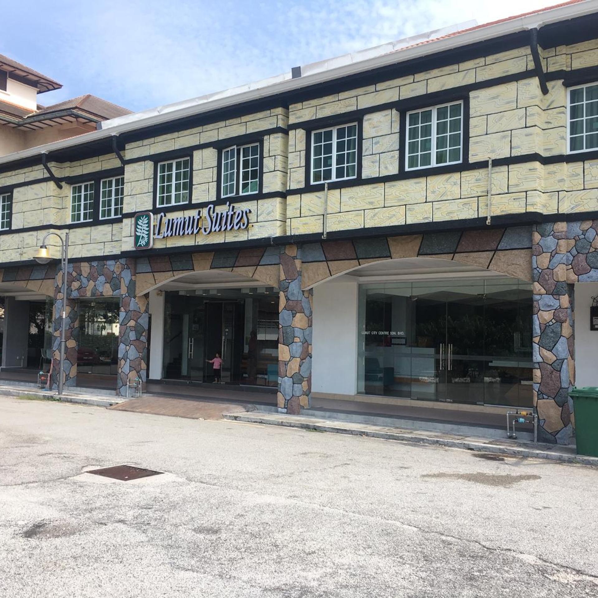 Lumut Suites 4/50