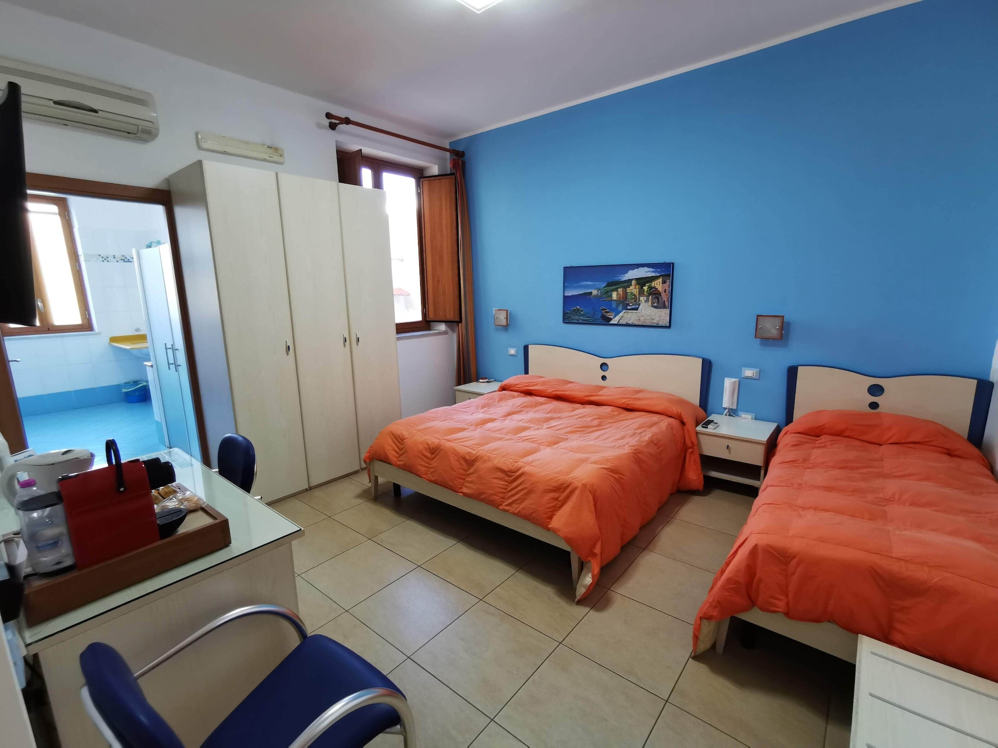 ROOM, TRIPLE
