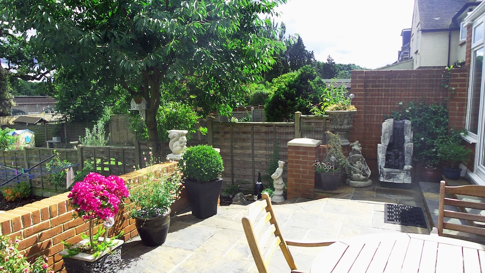 Bay Tree House B B 31/36