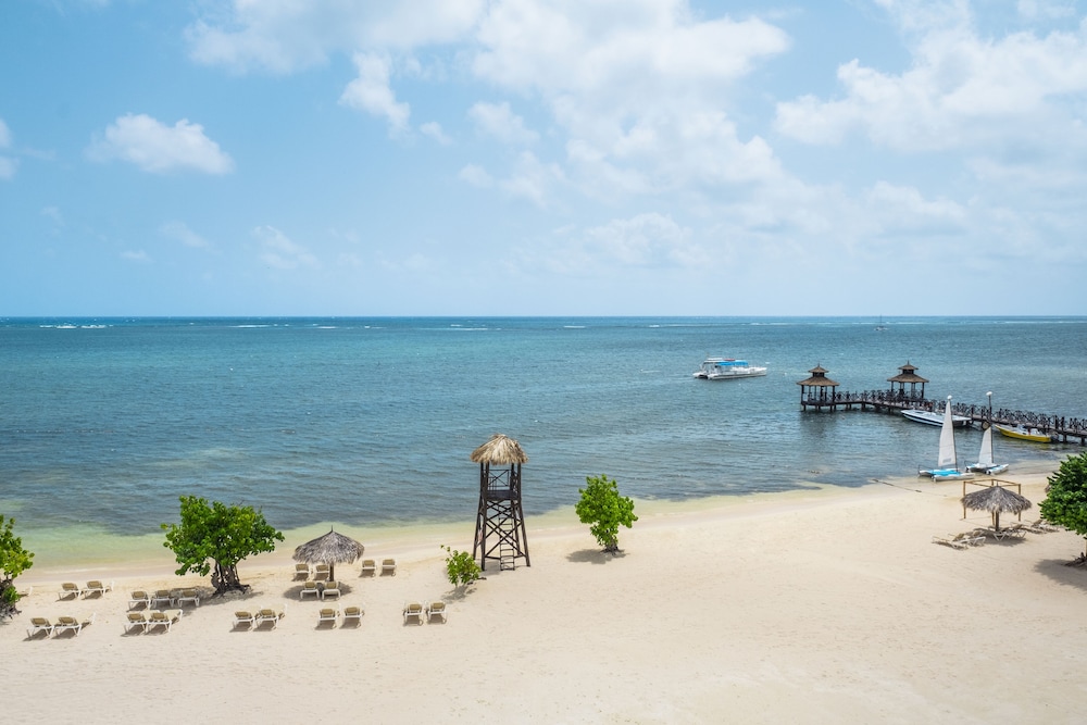 Iberostar Waves Rose Hall Beach All Inclusive 45/50
