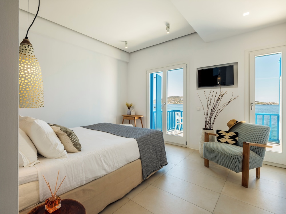 HONEYMOON, SUITE, QUEEN BED, SEA VIEW
