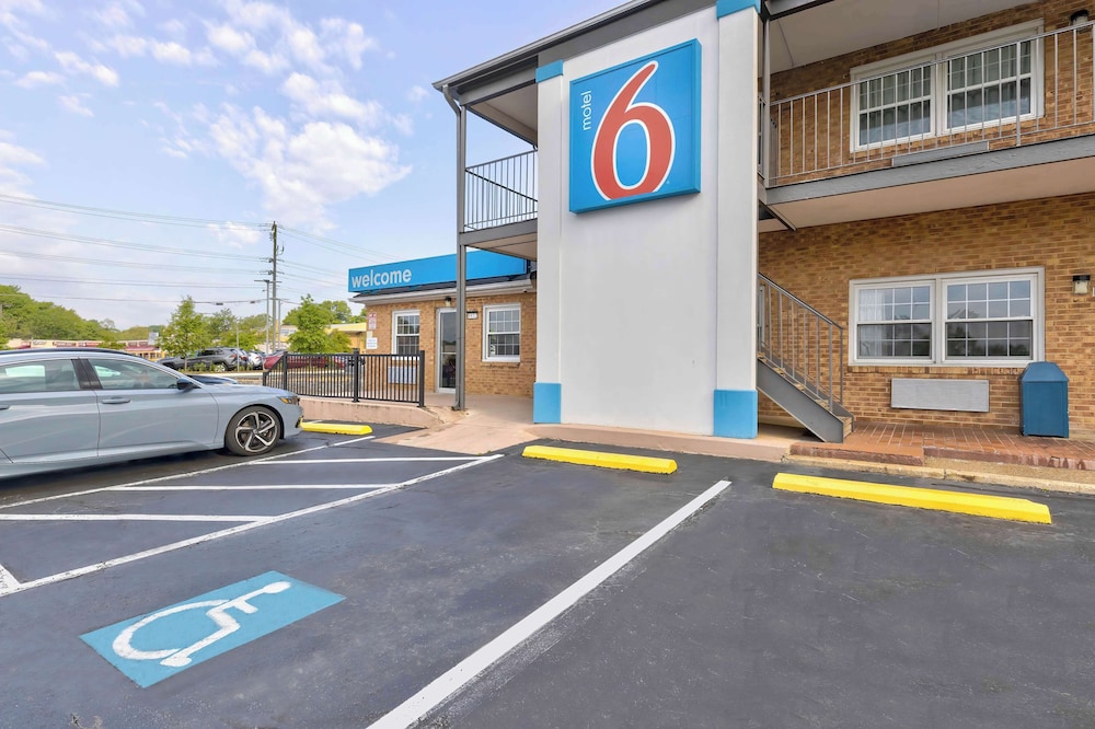 Motel6 Falls Church, VA - Arlington Boulevard 17/25