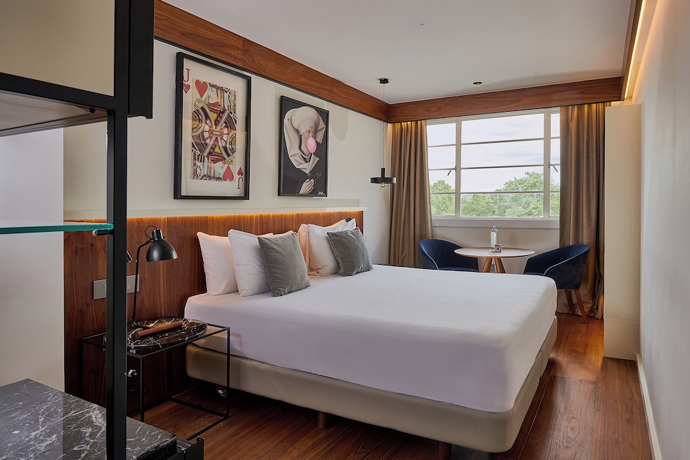 Deluxe Double Room - City Cruise Included