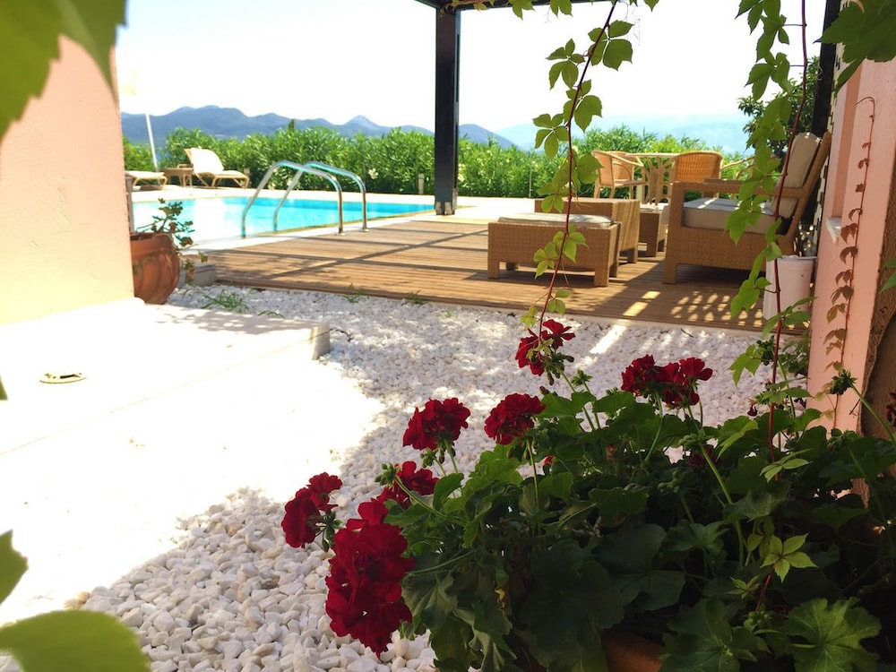 Ionian Blue Bungalows And Spa Resort 10/65