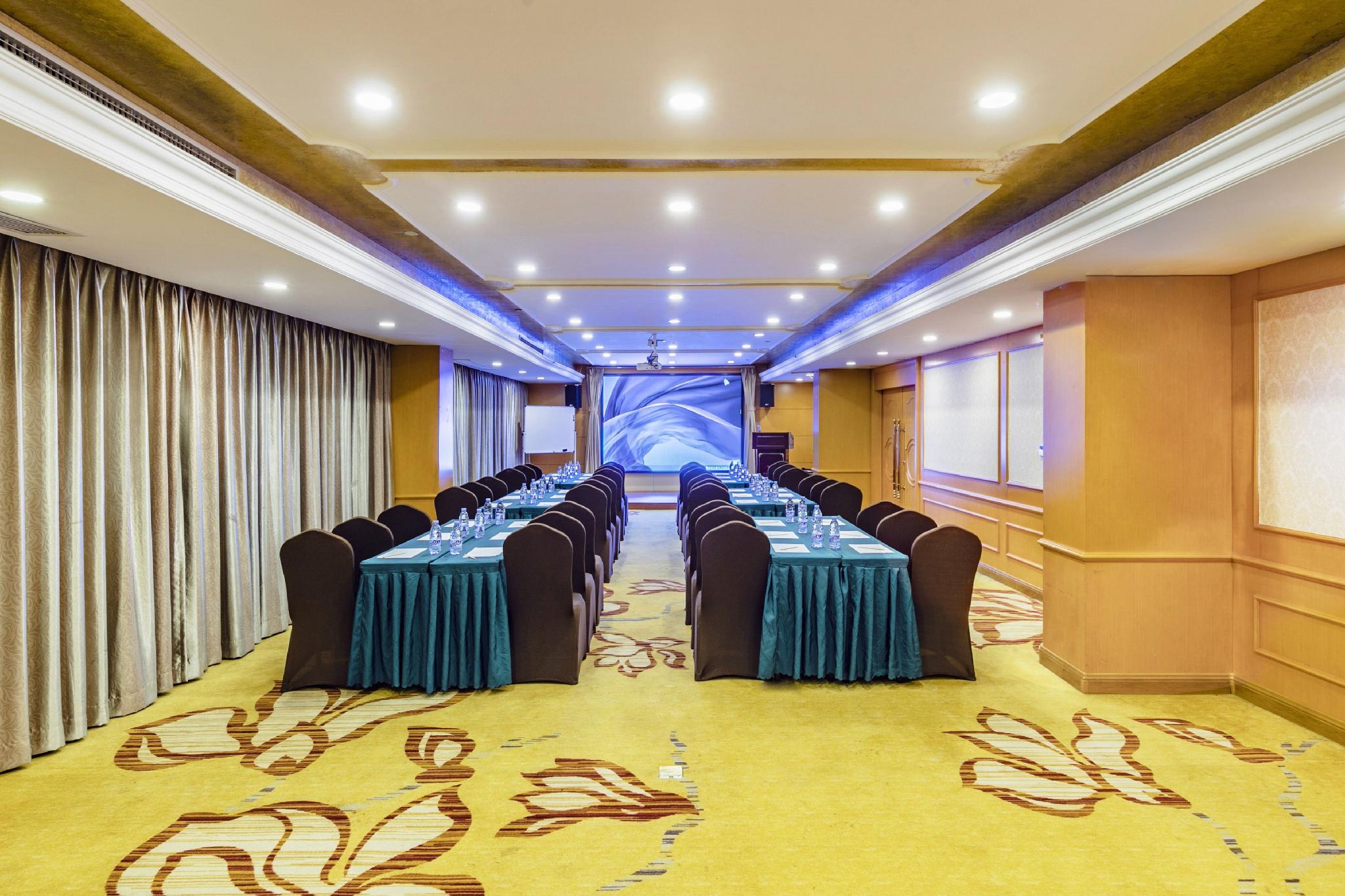 Vienna International Hotel (Fuzhou Shudou Metro Station) 34/38