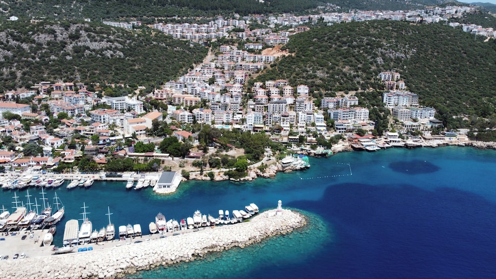 Nur Hotel 68/73