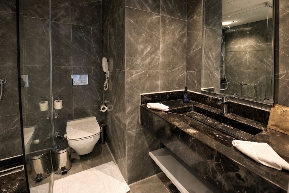 2 Bedrooms, Superior, Suite, Queen and Twin Beds, Sea View, Ground Building, M Hotels at Porto Marina 5/5