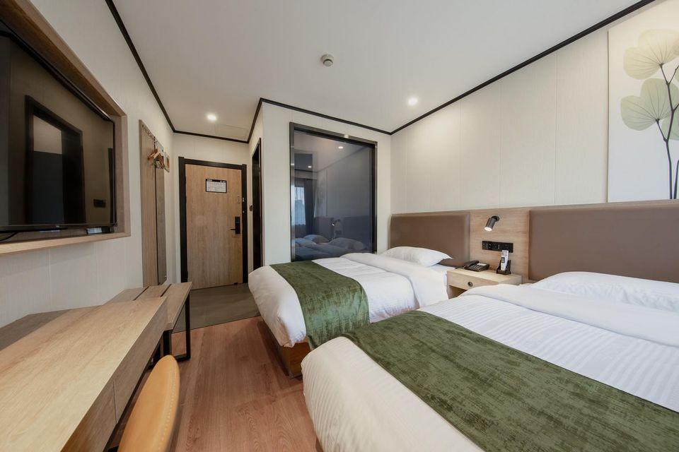 BUSINESS, 2 BEDS