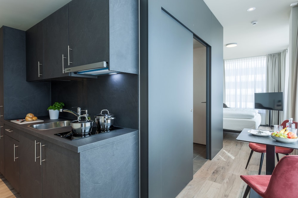 Centurion Swiss Quality Towerhotel 7/43