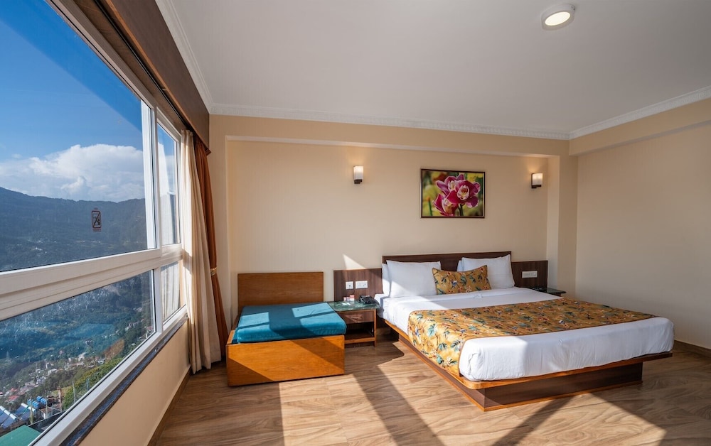 ROOM, QUEEN BED, WITH VIEW