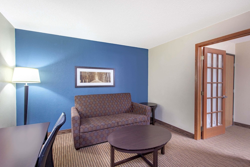 AmericInn by Wyndham Mankato Event Center 28/55