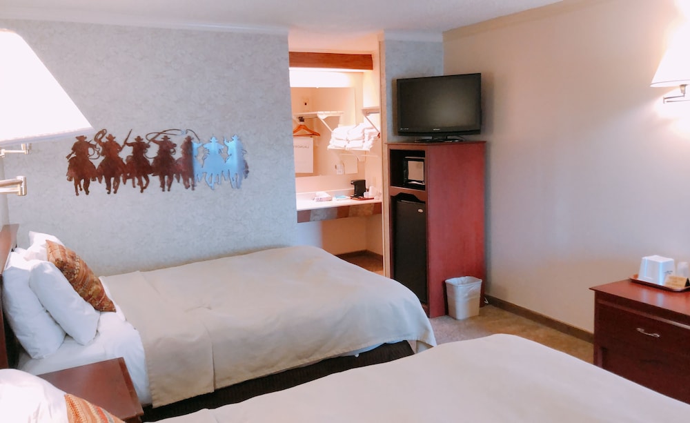 Covered Wagon Motel (ex Rodeway Inn Lusk) 14/50