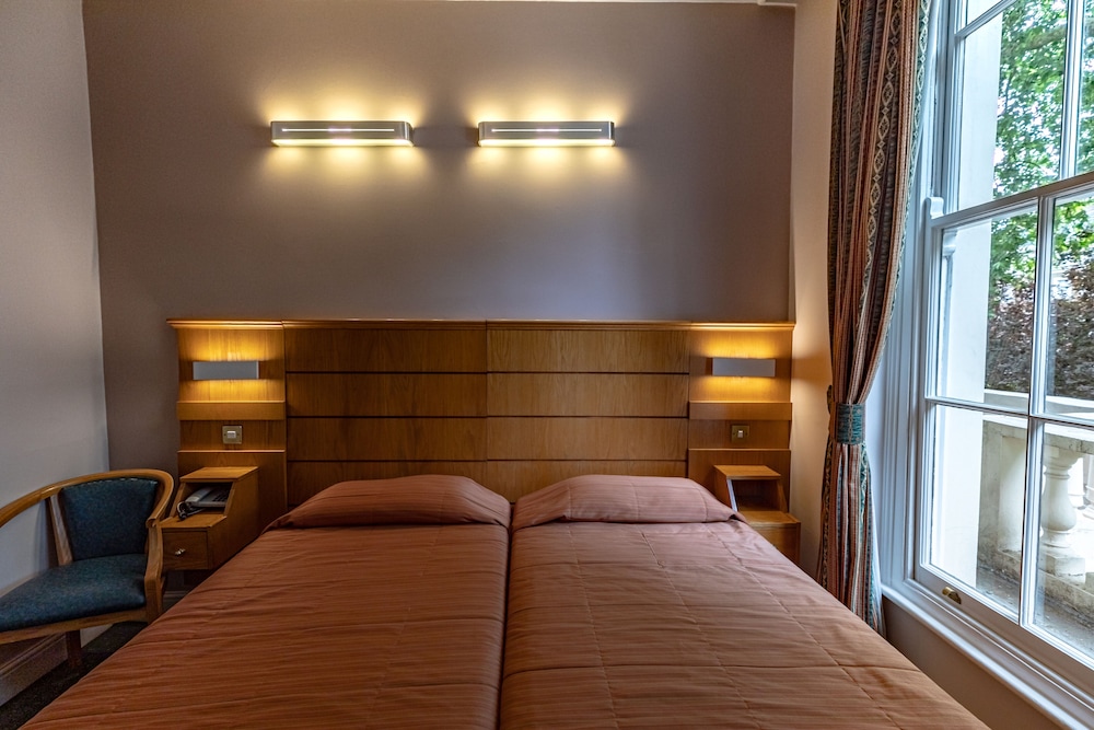 Nayland Hotel 46/66
