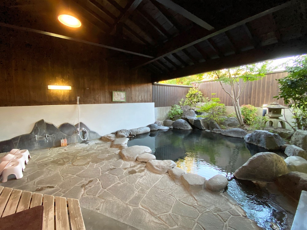 Hasuwa Inn 17/50