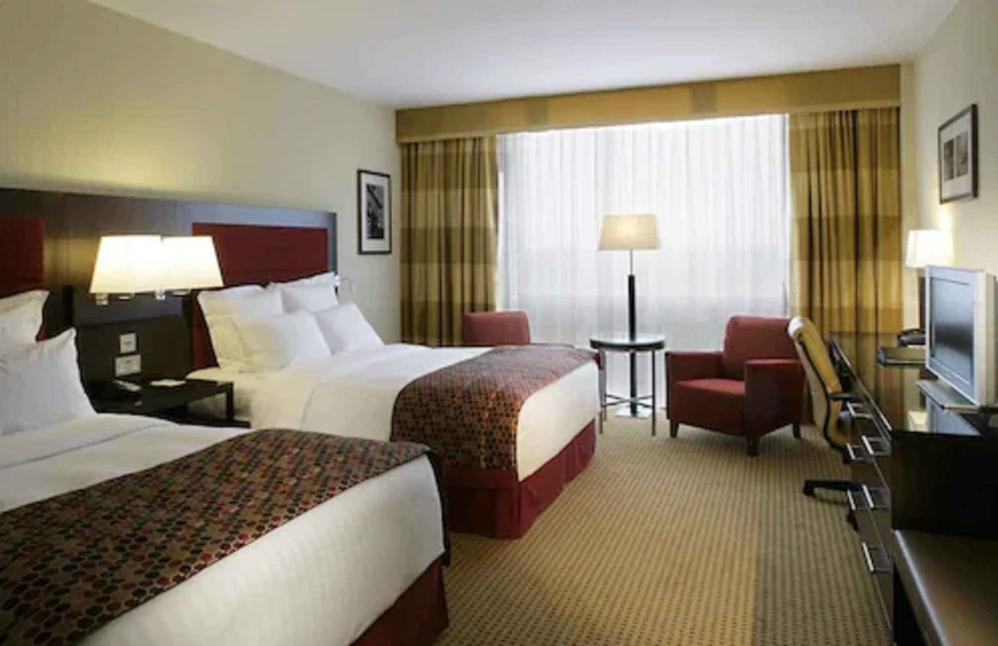 DELUXE, TWIN BEDS