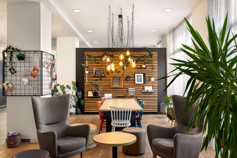 Vienna House Easy by Wyndham Airport Bucharest 39/68