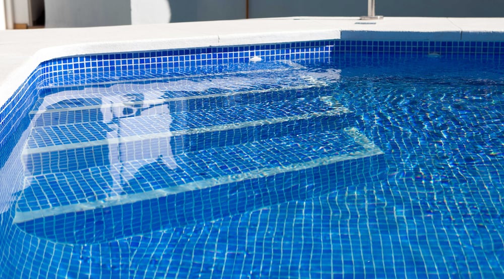 swimming pool spa