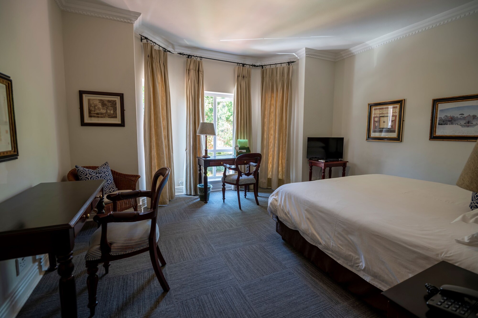 1 BEDROOM, DELUXE, SUITE