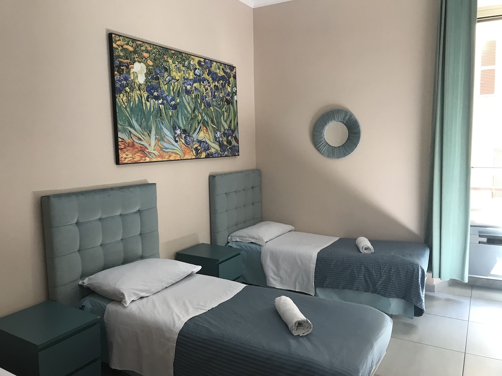 Palladini Hostel Rome 12/50