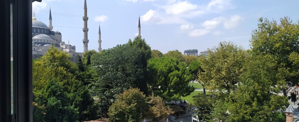 Armagrandi Spina Hotel 56/66