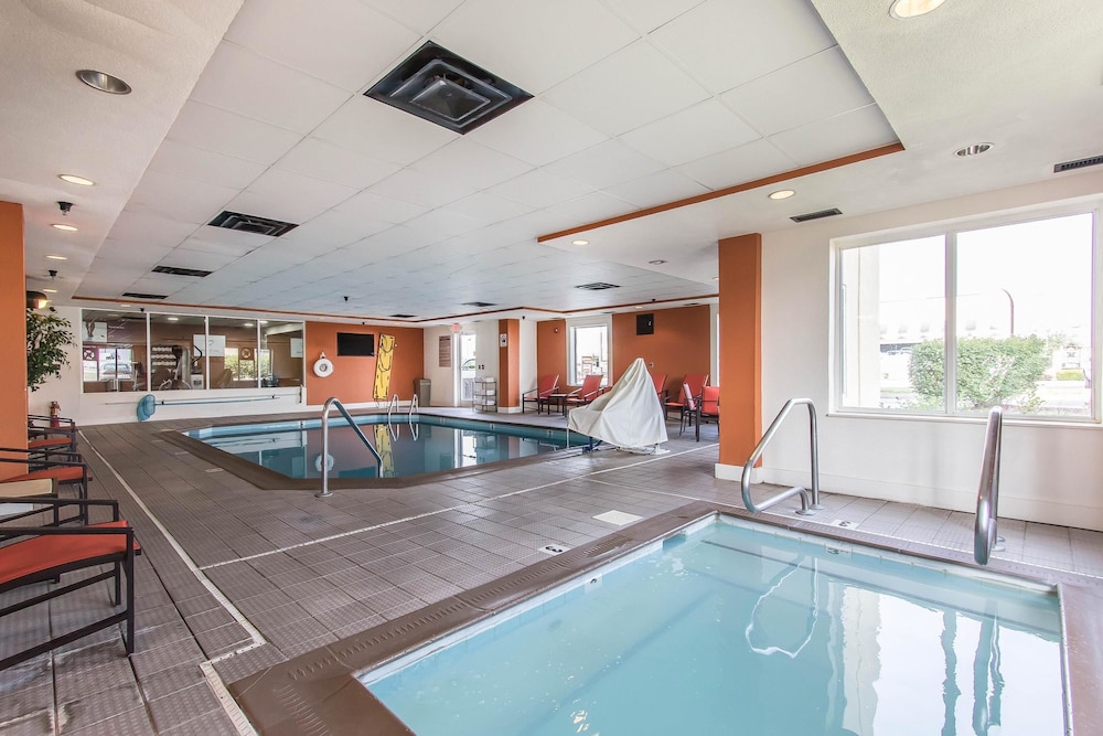 Comfort Suites Richmond, KY 4/43
