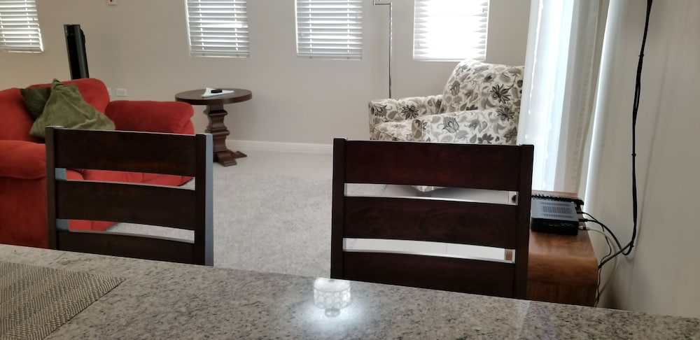 New Kingston Guest Apartment At Eight 18/26