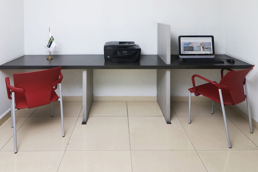 City Express Junior by Marriott Toluca Aeropuerto 42/50