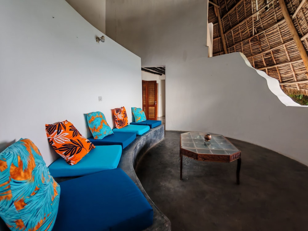 Unguja Lodge 21/50