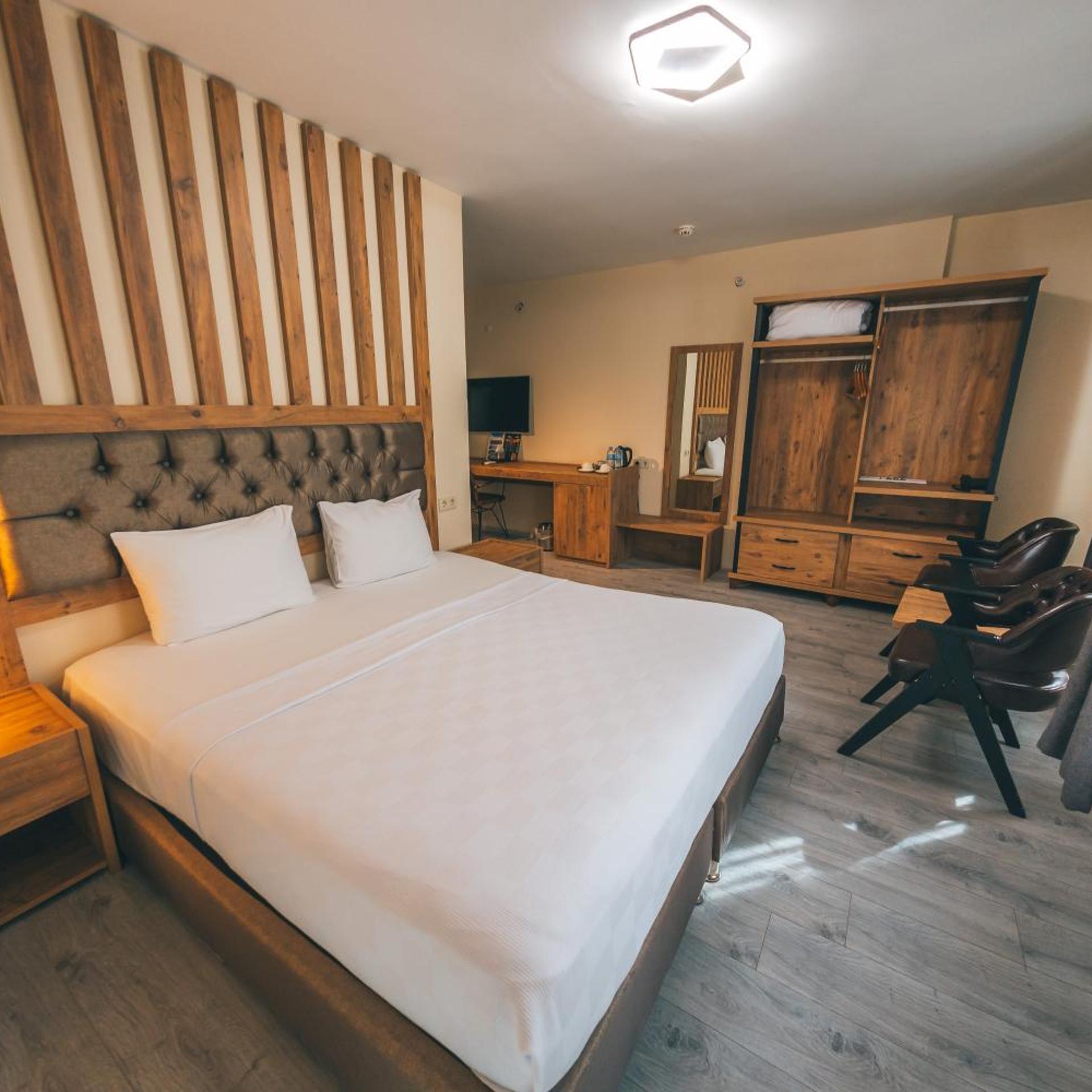 Standard, King Bed