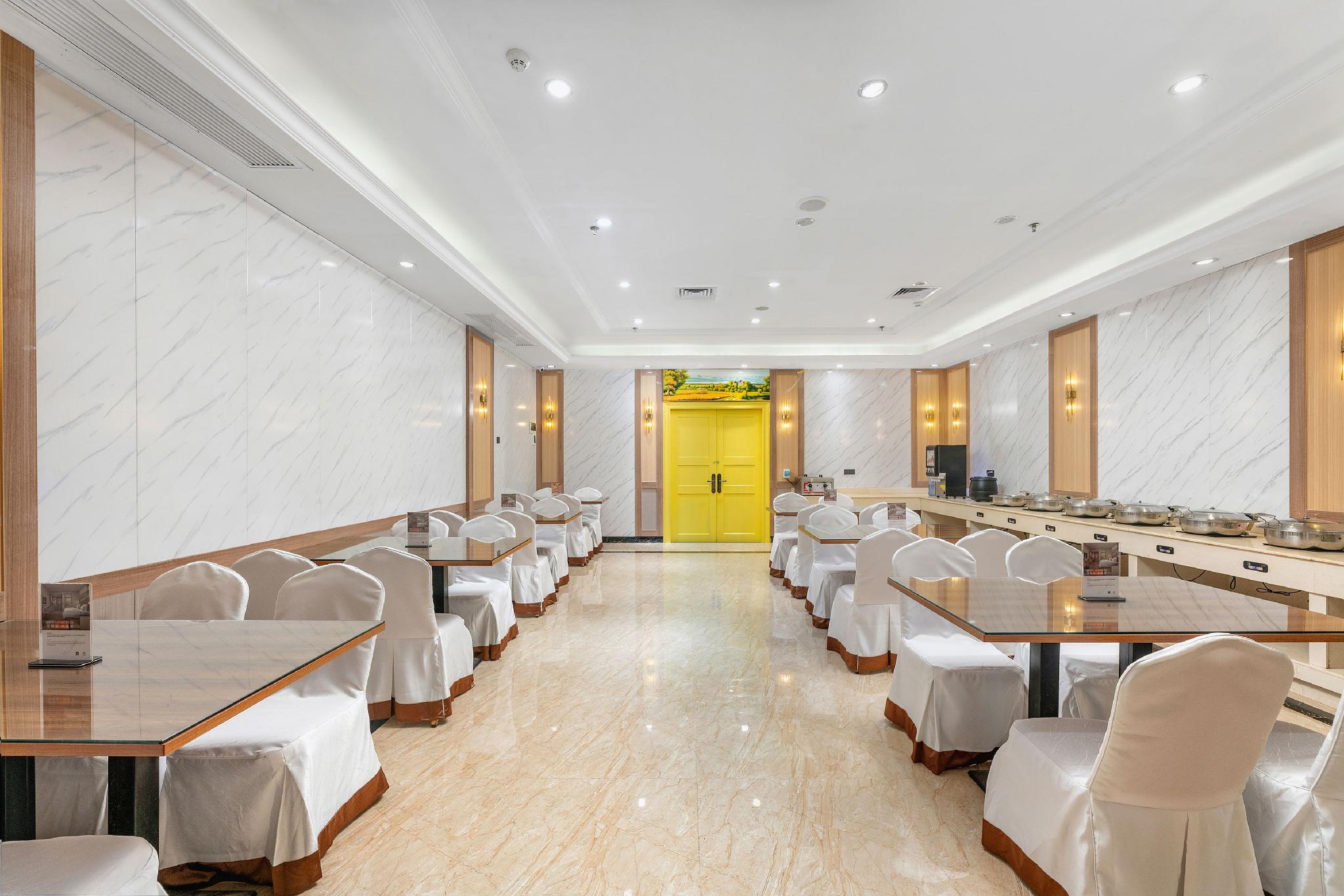 Vienna Hotel (Dongguan Changping Avenue) 38/57