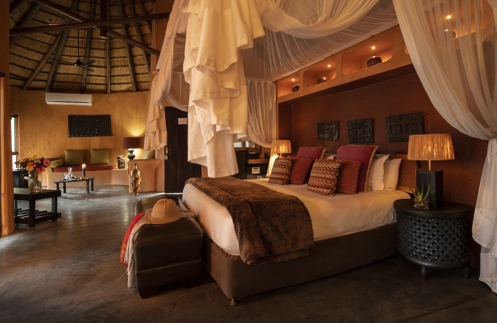 Pondoro Game Lodge 4/66