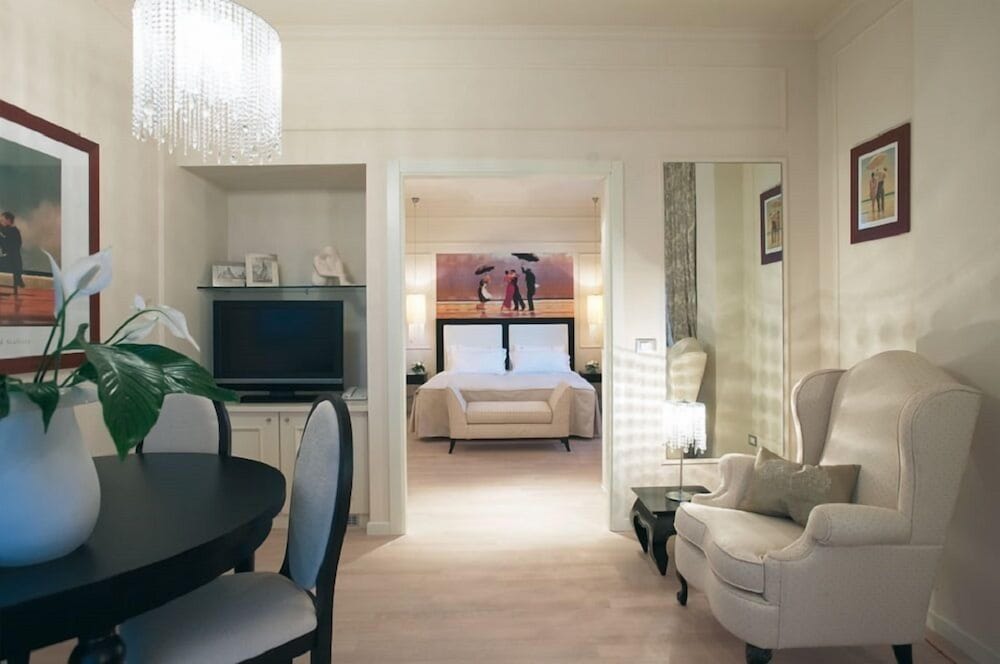 Savoia Hotel Regency 24/36
