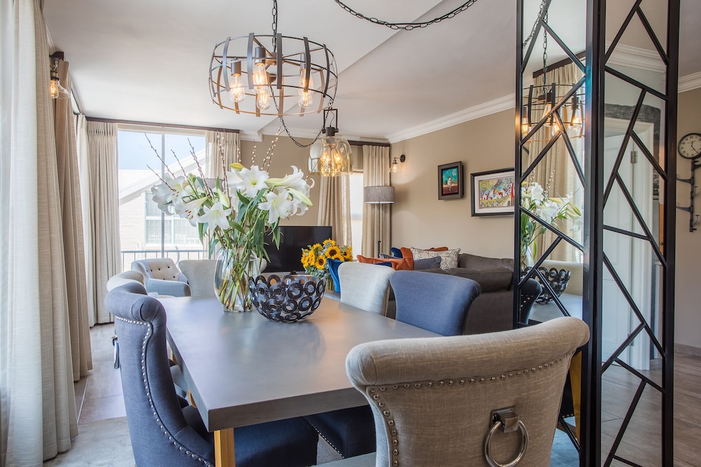 dk villas 2 The Boardwalk (Hout Bay) 30/50