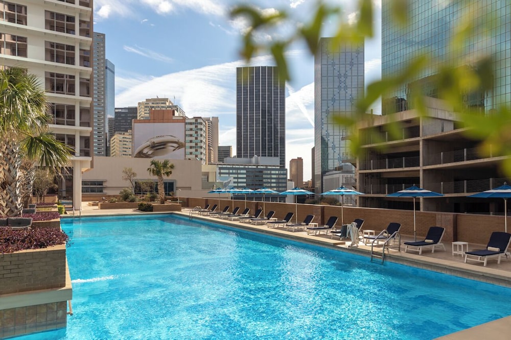 Fairmont Dallas 69/73