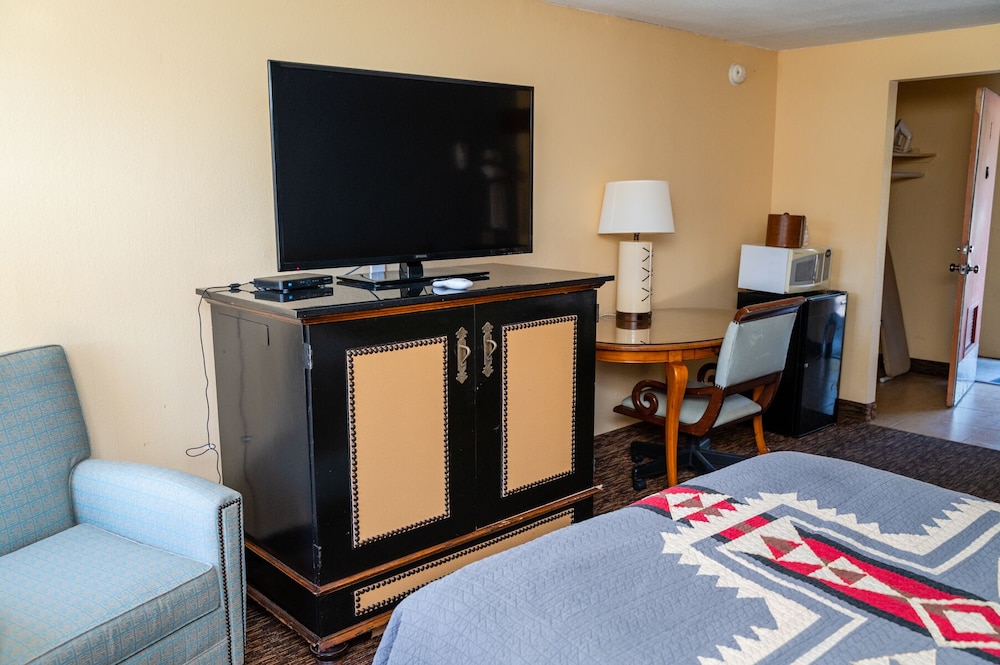 Columbia Gorge Inn 42/57
