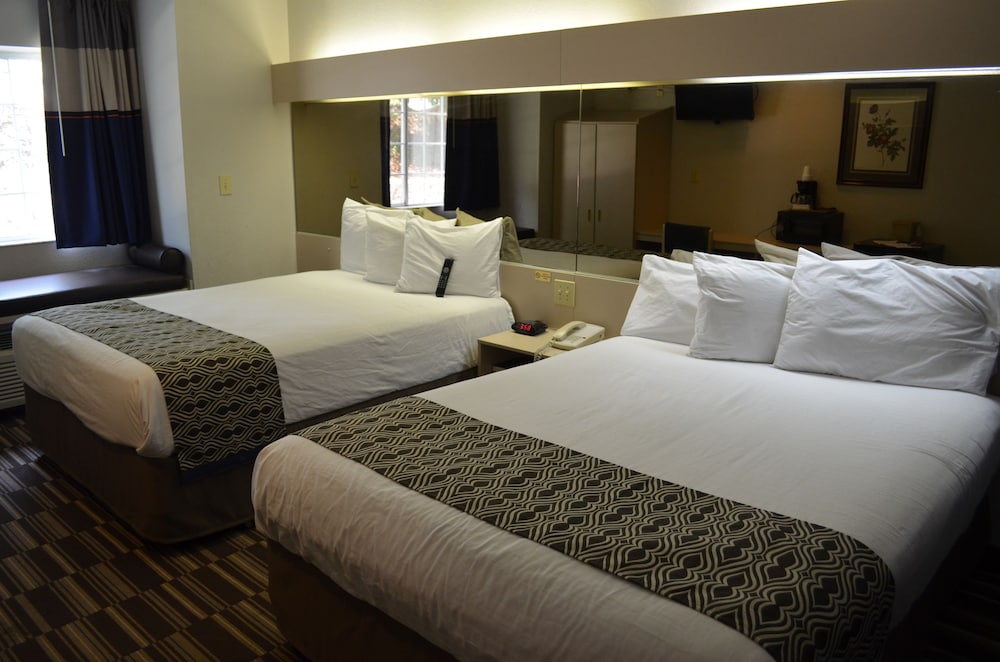Microtel Inn &amp; Suites by Wyndham Union City/Atlanta Airport 15/37