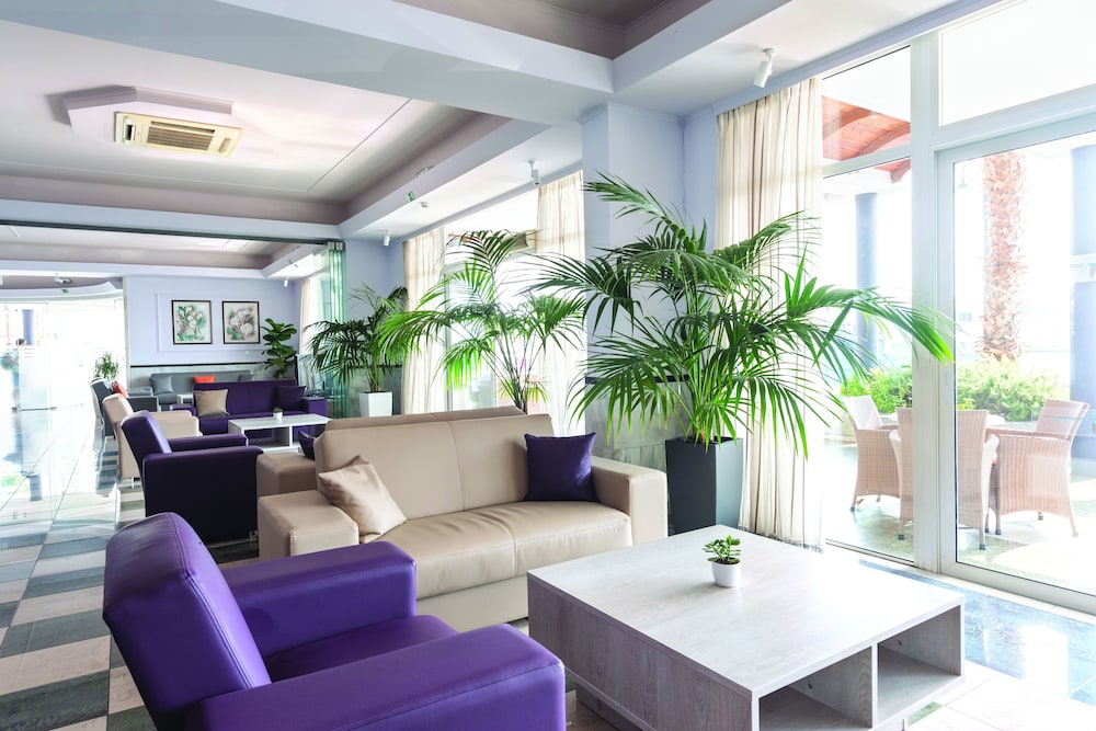 Kosta Palace City Hotel 140/157