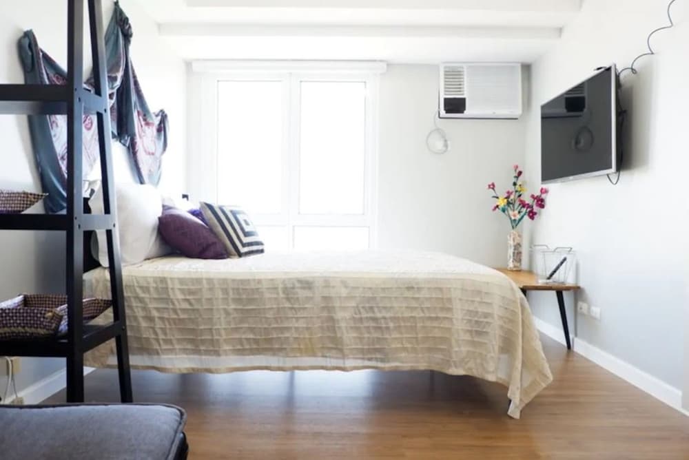 Studio Unit At Abreeza Place 35/50