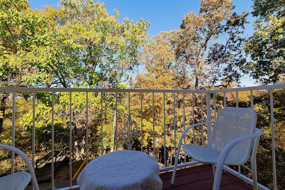 Hotel O Eureka Springs - Christ of Ozark Area 55/73