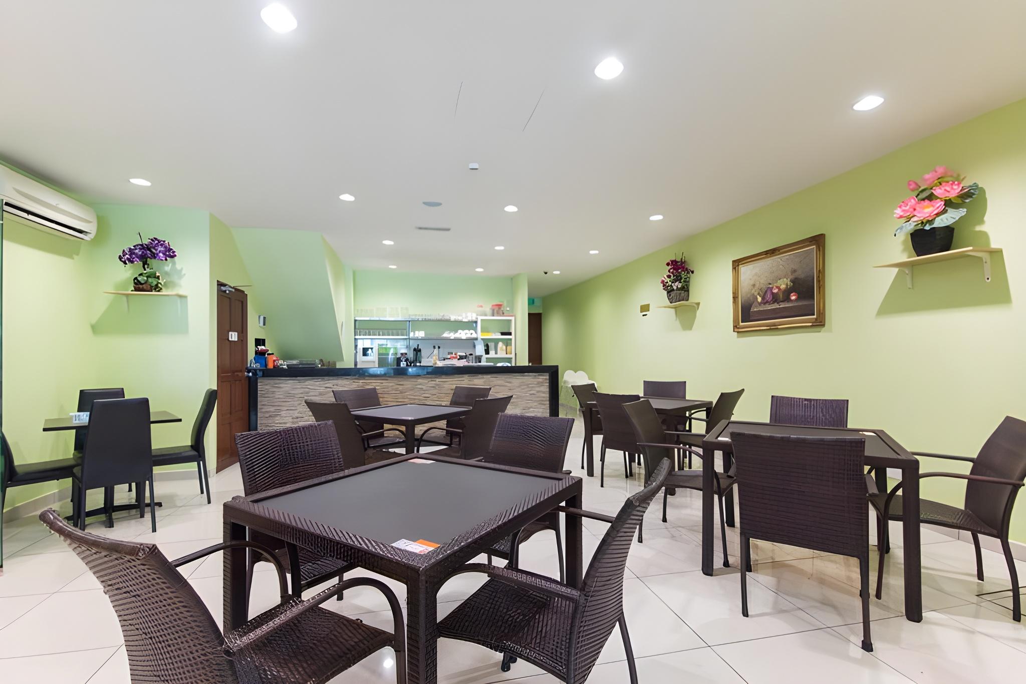 Twin Hotel 32/50