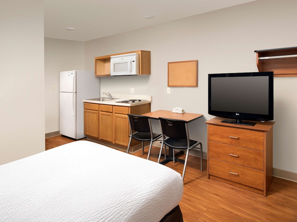 Extended Stay America Select Suites Akron South 29/51