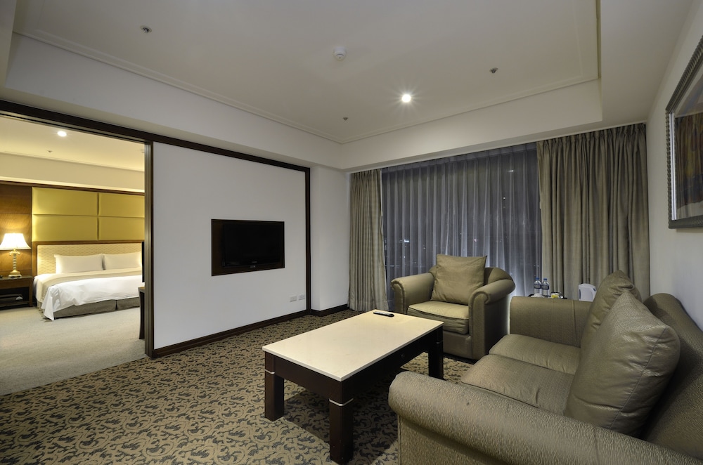 Hotel Regalees 23/43