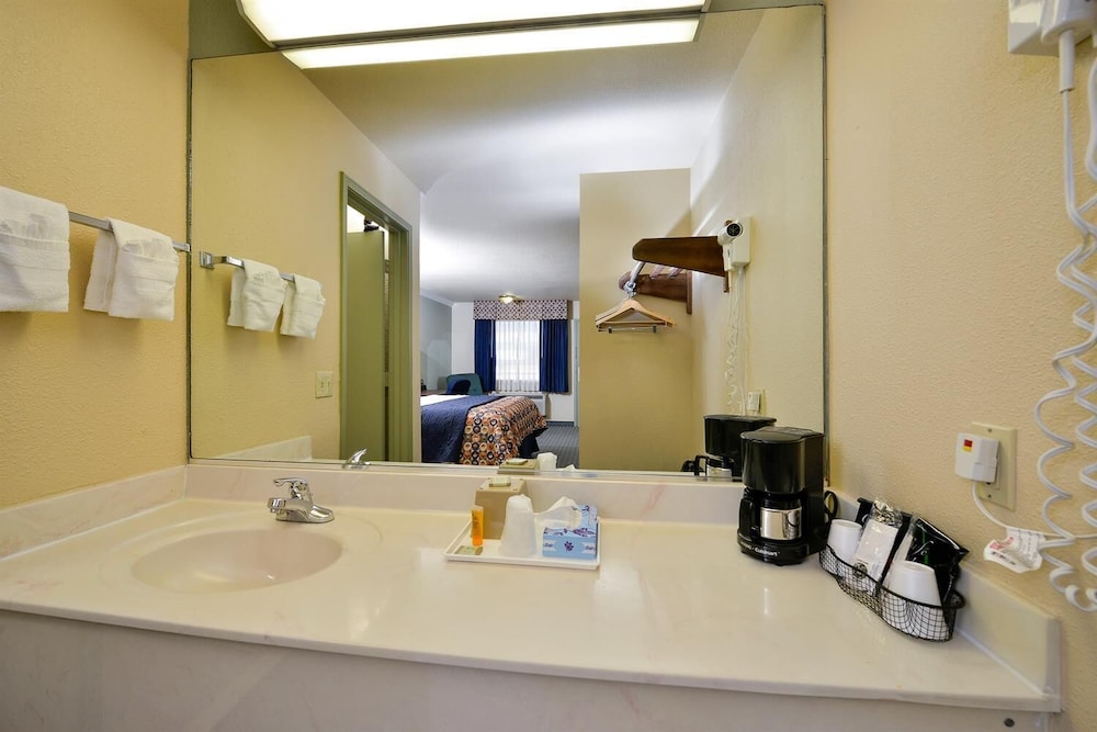 غرفة بسريرين كوين، Americas Best Value Inn Houston Hobby Airport 3/4