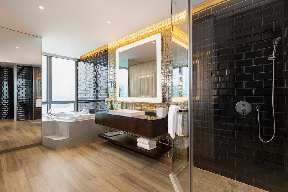 Hard Rock Hotel Shenzhen 68/94