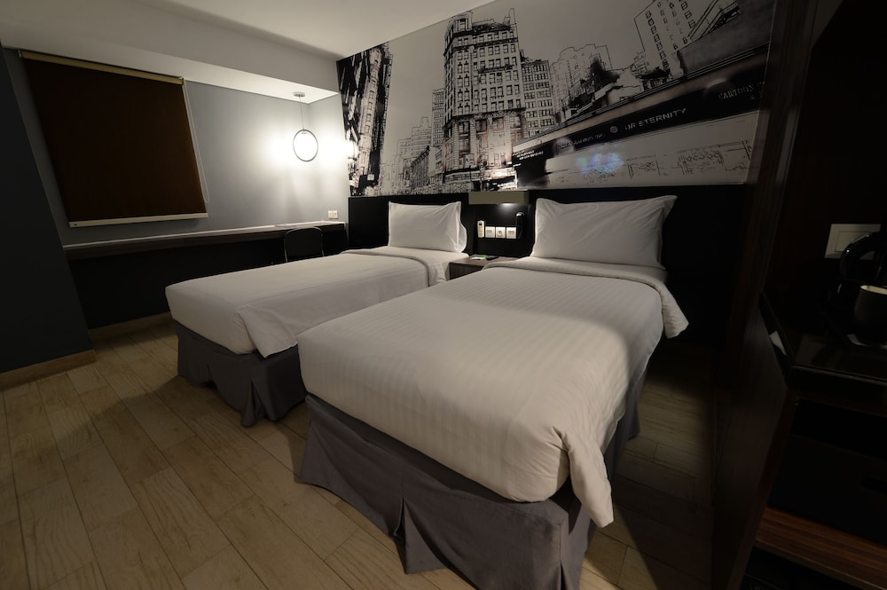 Horu Hotel Mangga Dua (formerly Hotel Neo Mangga Dua) 25/35