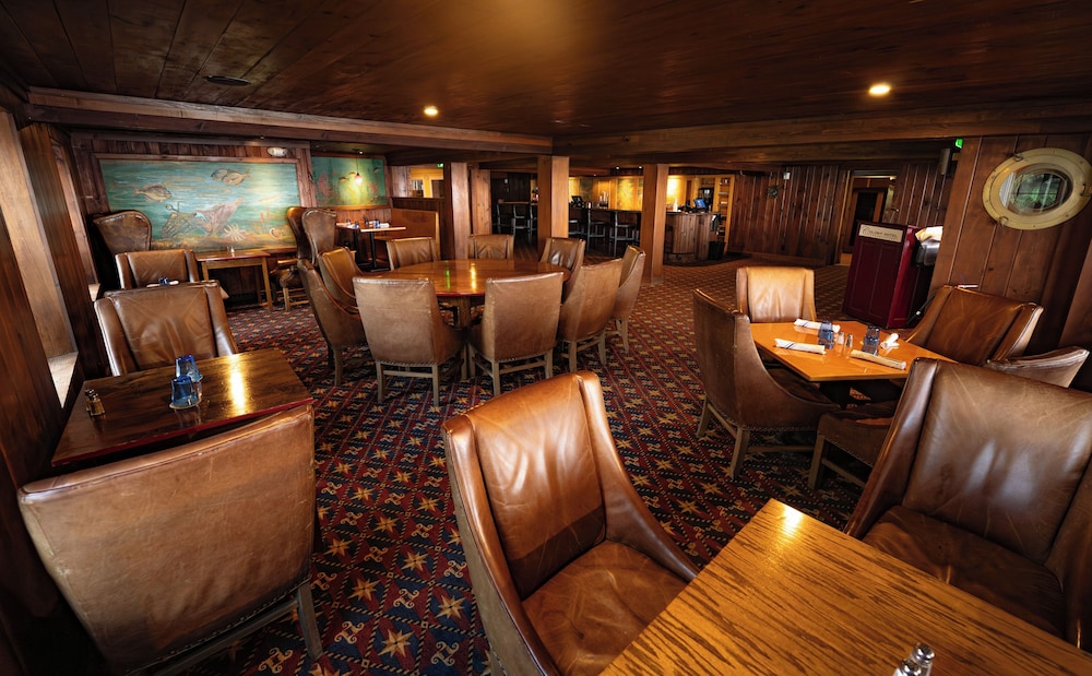 The Colony Hotel 32/49